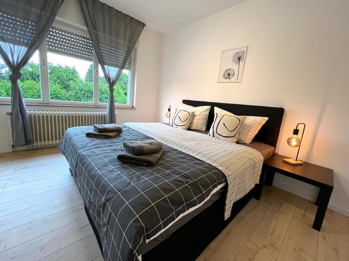 Ferienwohnung One Bed And One Sofa Bed, Self Check In, Invoice Mönchengladbach Exterior foto